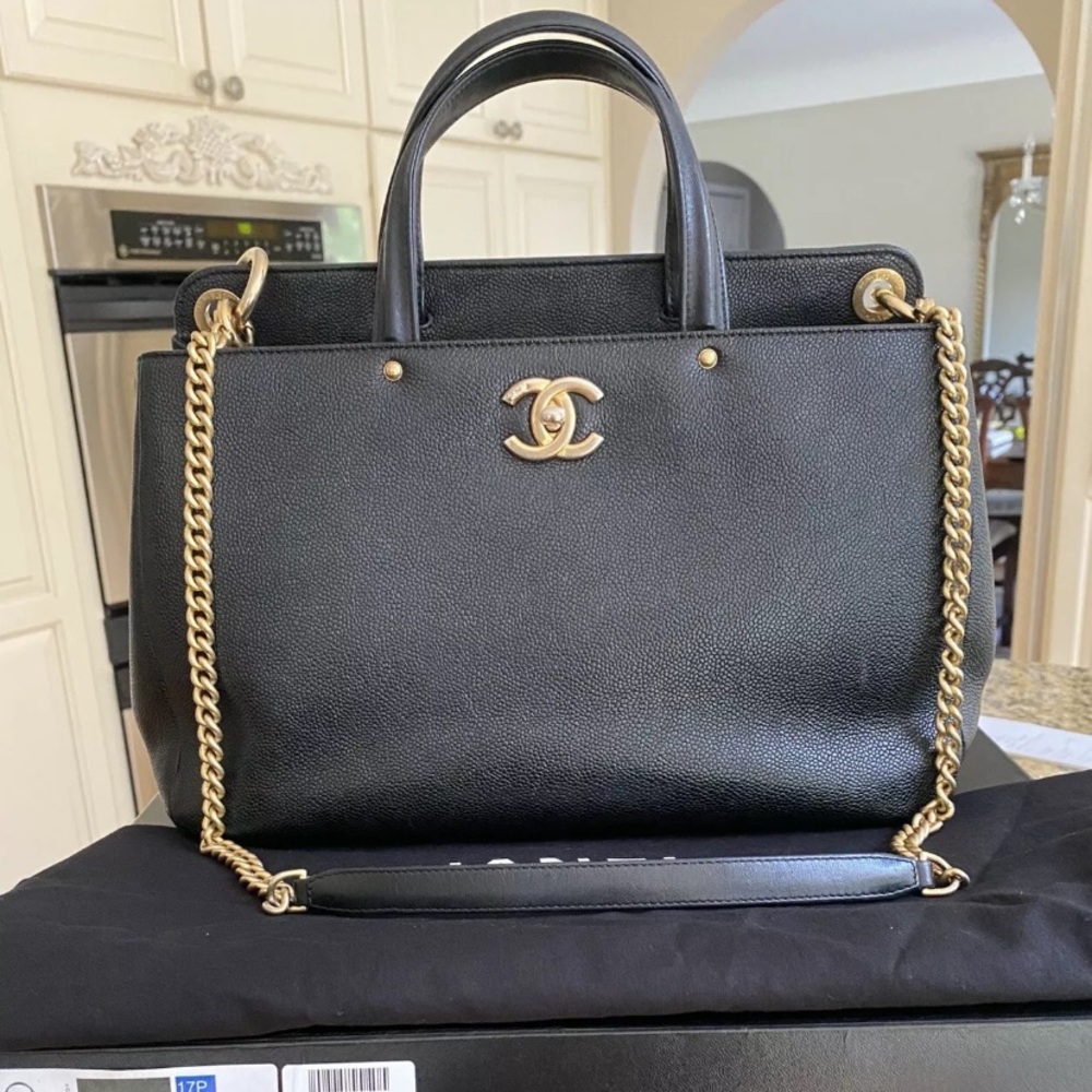 Chanel Large Shopping Tote 2017 collection - Picture 1 of 7